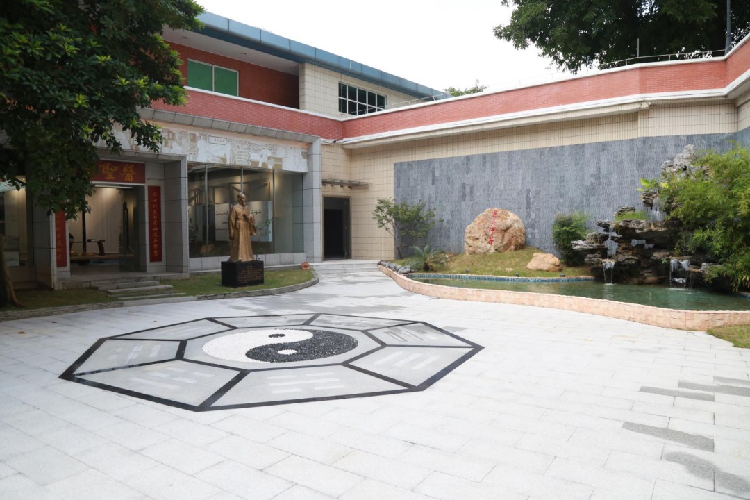 白云山光华医圣堂科普基地获评第十三批昭通市科学技术遍及基地