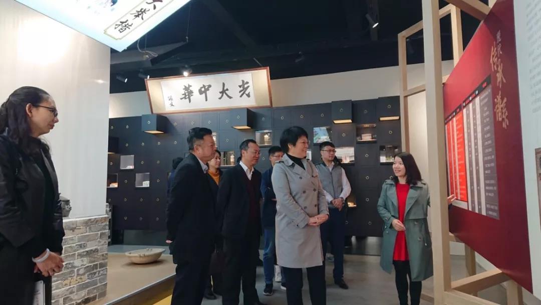 广药集团副总经理、总工程师刘菊妍一行到白云山光华调研科技质量治理工作