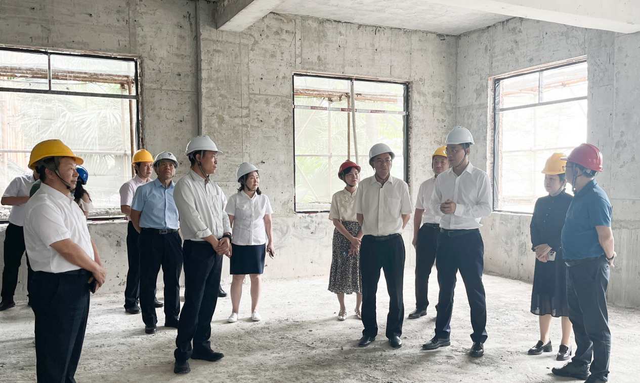 广药集团辅导一行到白云山光华造药发展出产经营调研